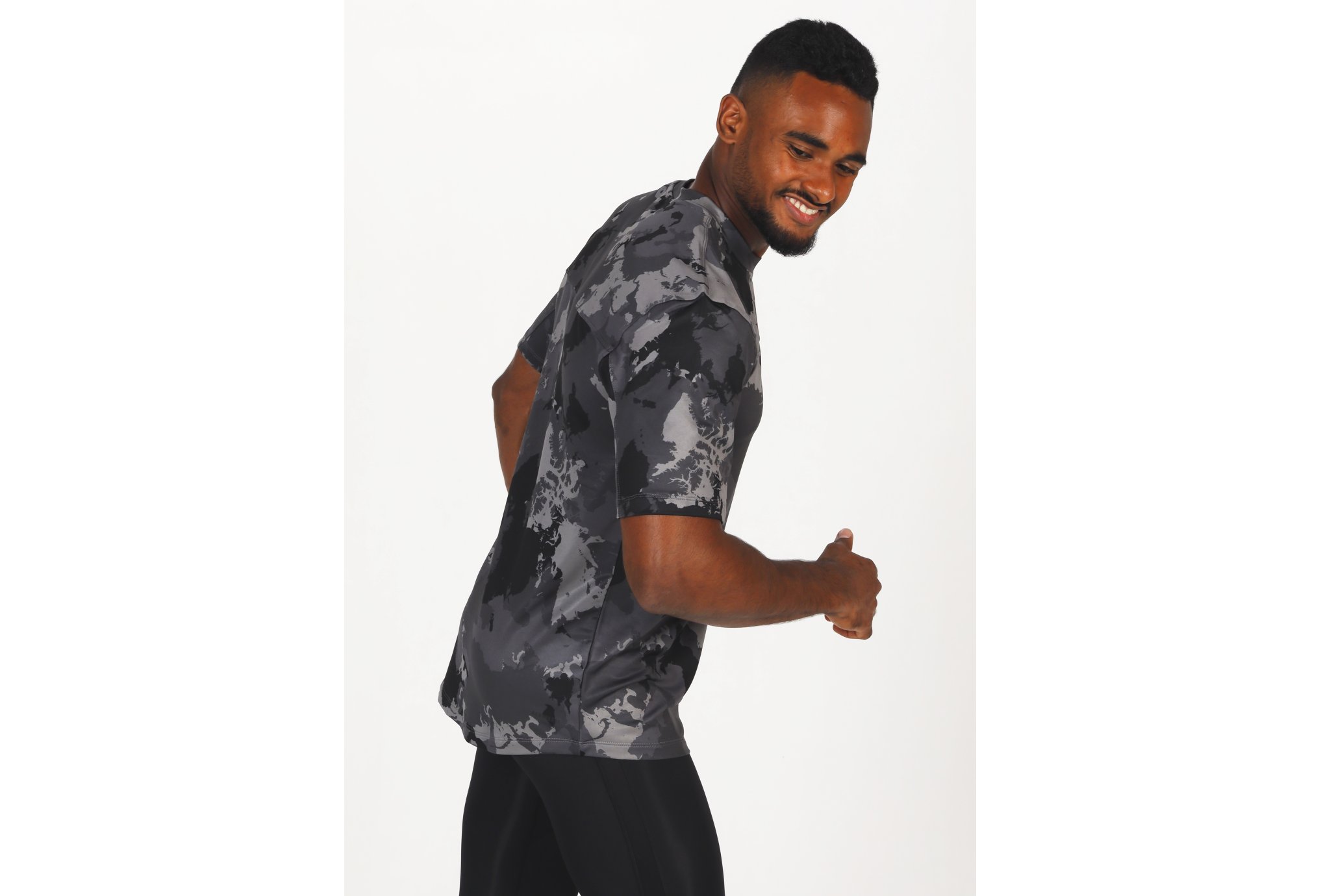 adidas Continent Camo City M vêtement running homme