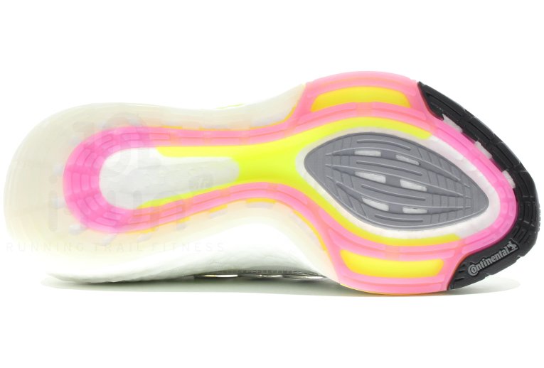 adidas UltraBOOST 21