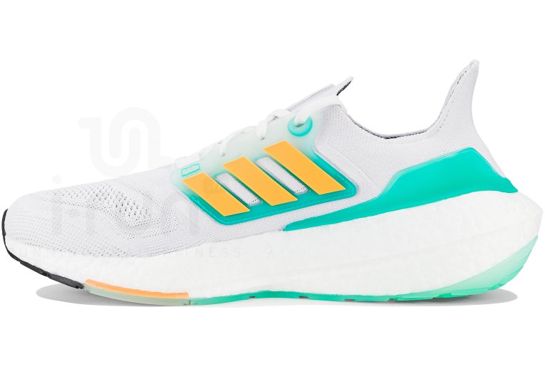 adidas UltraBOOST 22