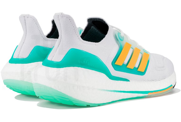 adidas UltraBOOST 22