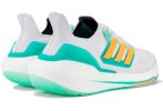 adidas UltraBOOST 22