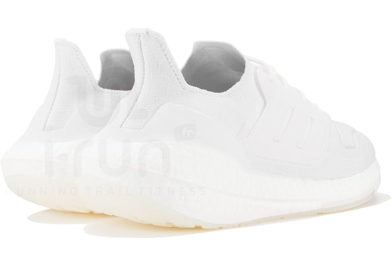 adidas UltraBOOST 22