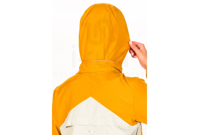 Asics cortavientos Fujitrail Anorak