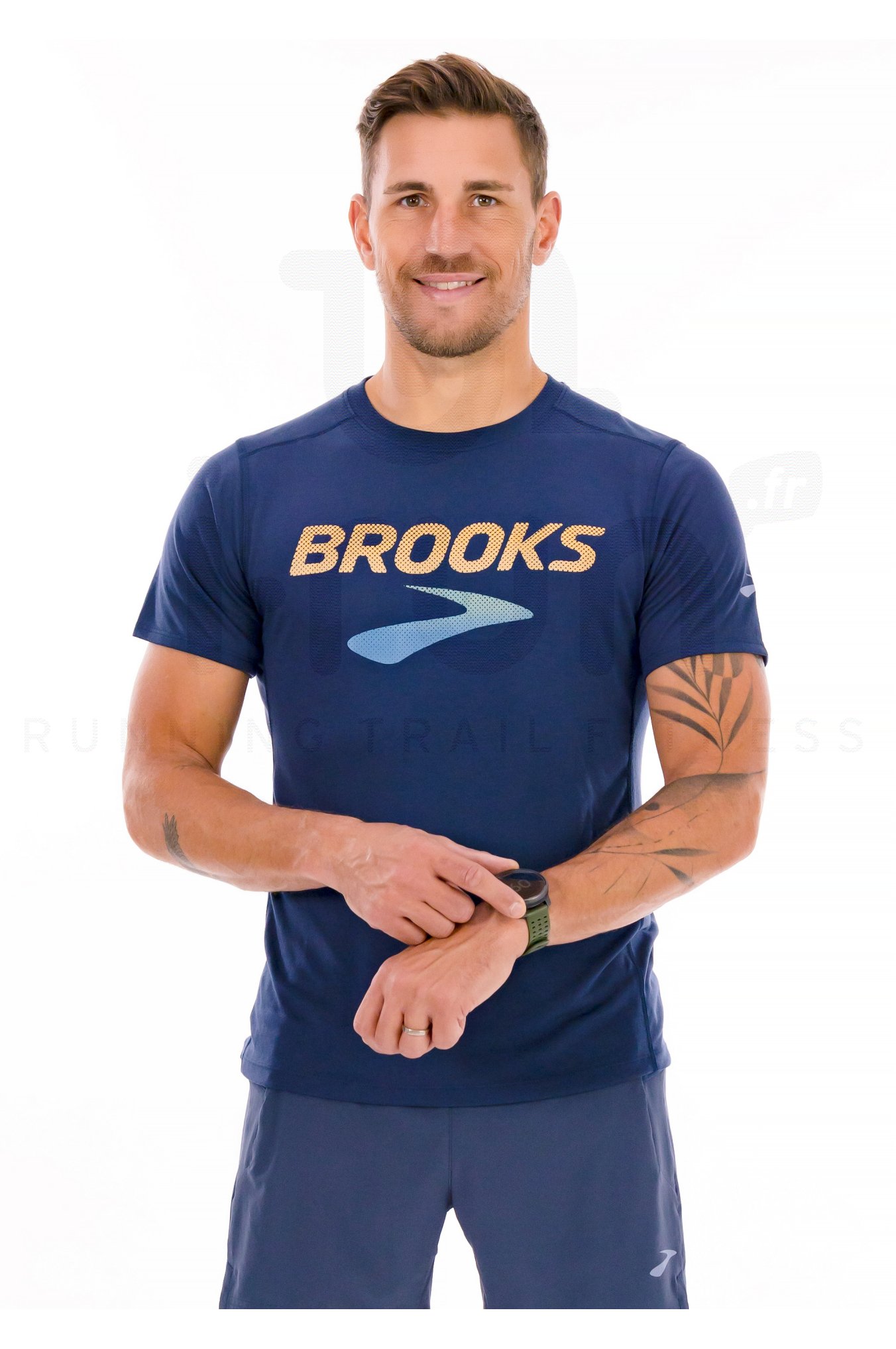 Brooks Distance 3.0 M