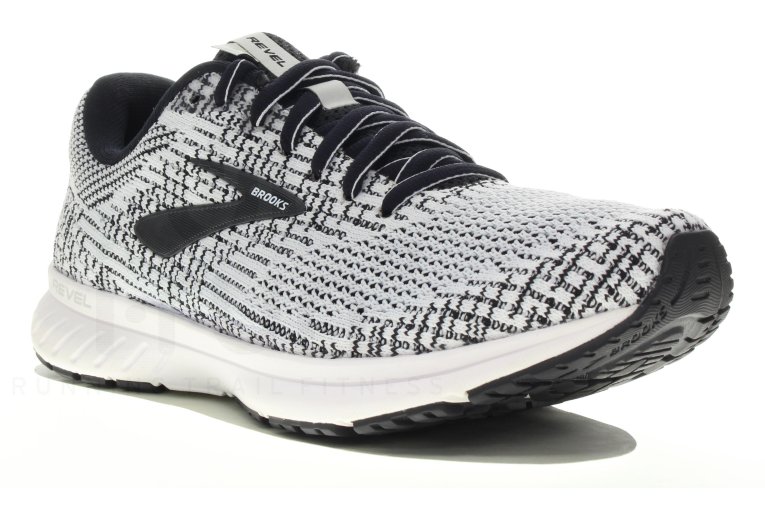 Brooks Revel 3