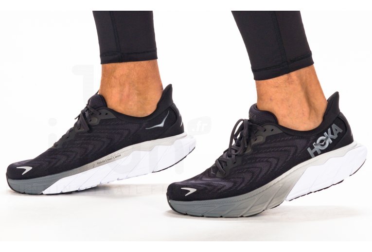 Hoka One One Arahi 6 M