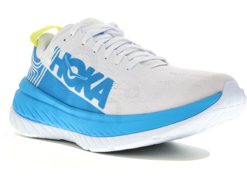 Photo de hoka-one-one-carbon-x-pour-des-performances-accrues