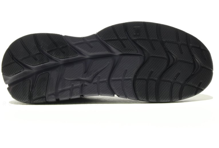 Hoka One One Cavu Fly at Night