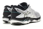 Mizuno Wave Horizon 3