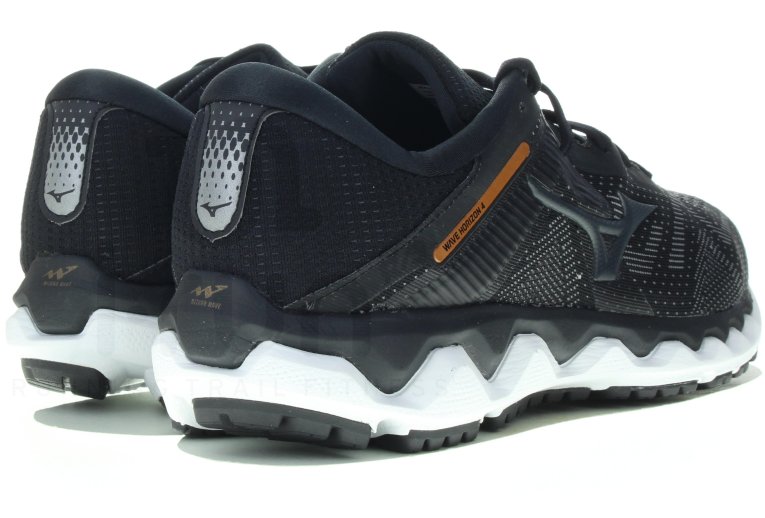 Mizuno Wave Horizon 4