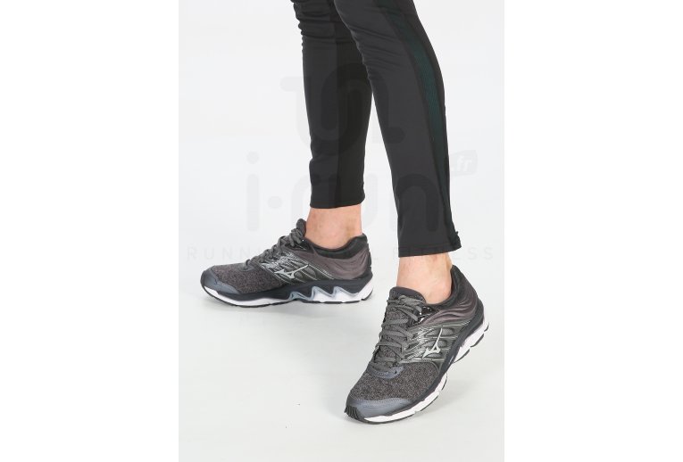 Mizuno Wave Paradox 5