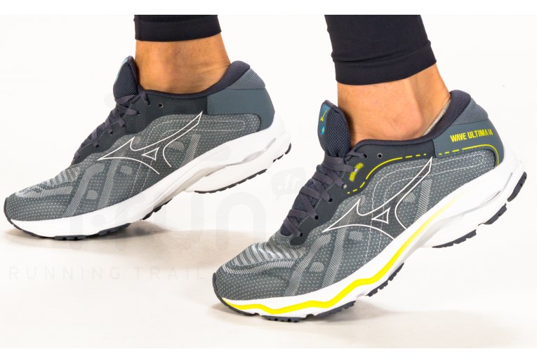 Mizuno Wave Ultima 14