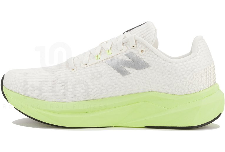 New Balance FuelCell Propel V5