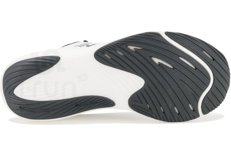 New Balance FuelCell Rebel V3 Herren