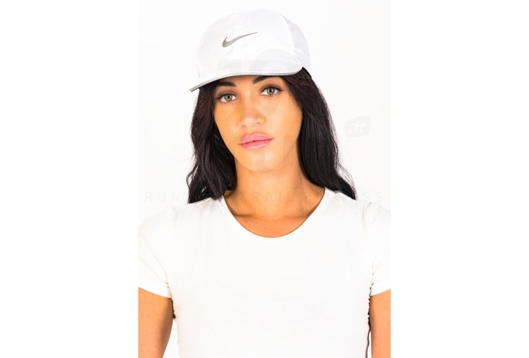 Nike Dri-Fit Aerobill Featherlight