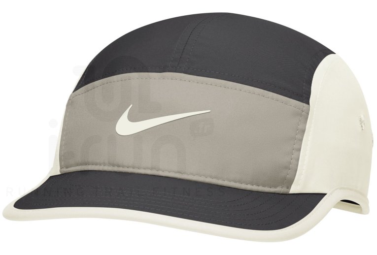 Nike :Fly
