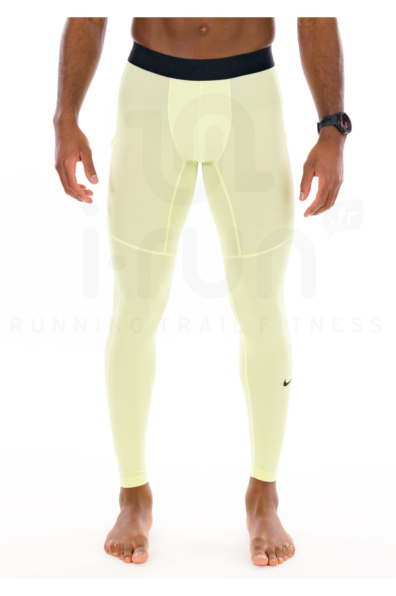 Nike 1. Veste Frozenshield - Casaco Frozenshield  
2. Chaussures de course Speedcross - T�nis de corrida Speedcross  
3. Sac � dos Air Zoom - Mochila Air Zoom