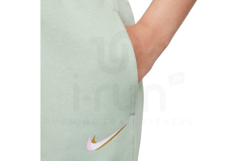 Nike Sportswear Club