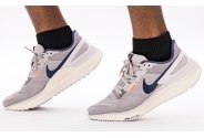 Nike Structure 25