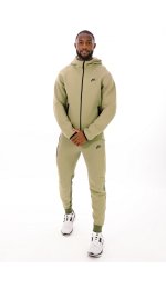 Nike Tech Fleece M