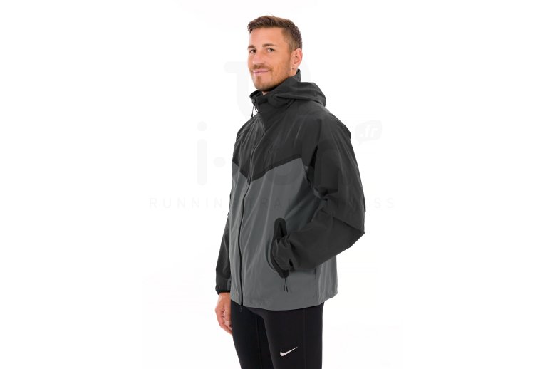 Nike Tech