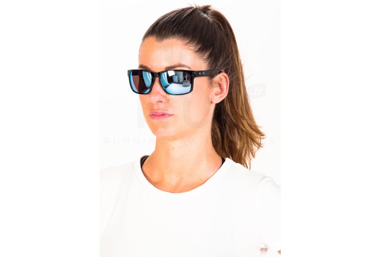 Oakley Holbrook