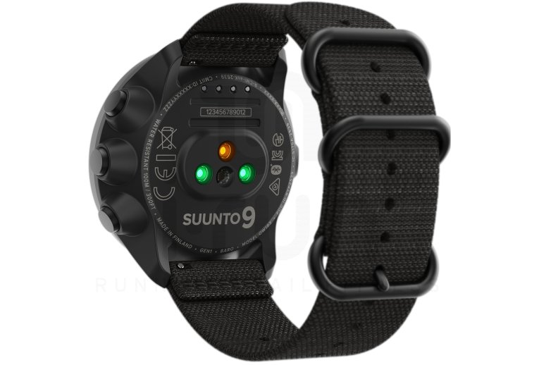 Suunto 9 Baro Charcoal Black Titanium et Bracelet Explore 1