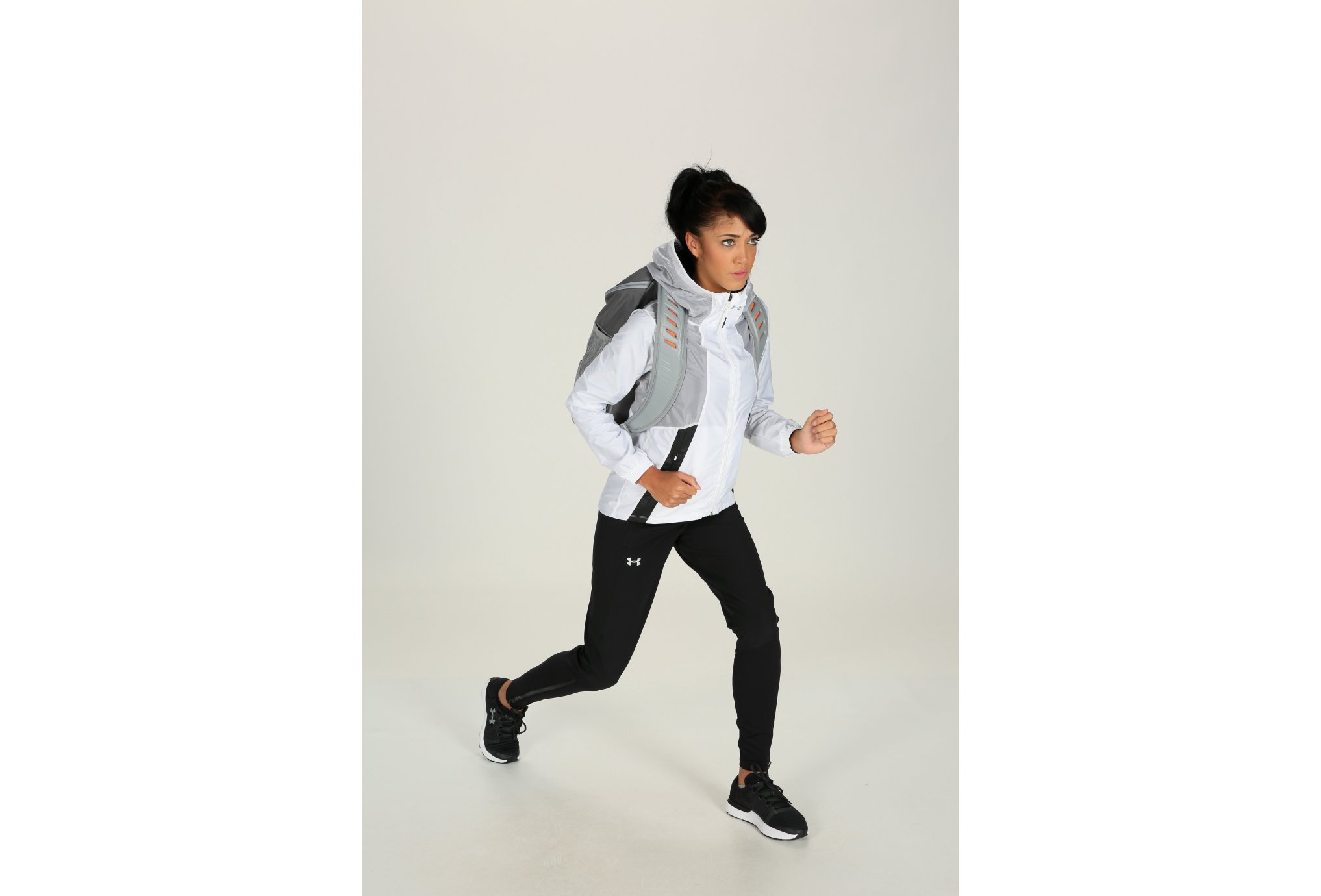 Under Armour Chaqueta Run True en promoción Mujer Ropa Chaquetas